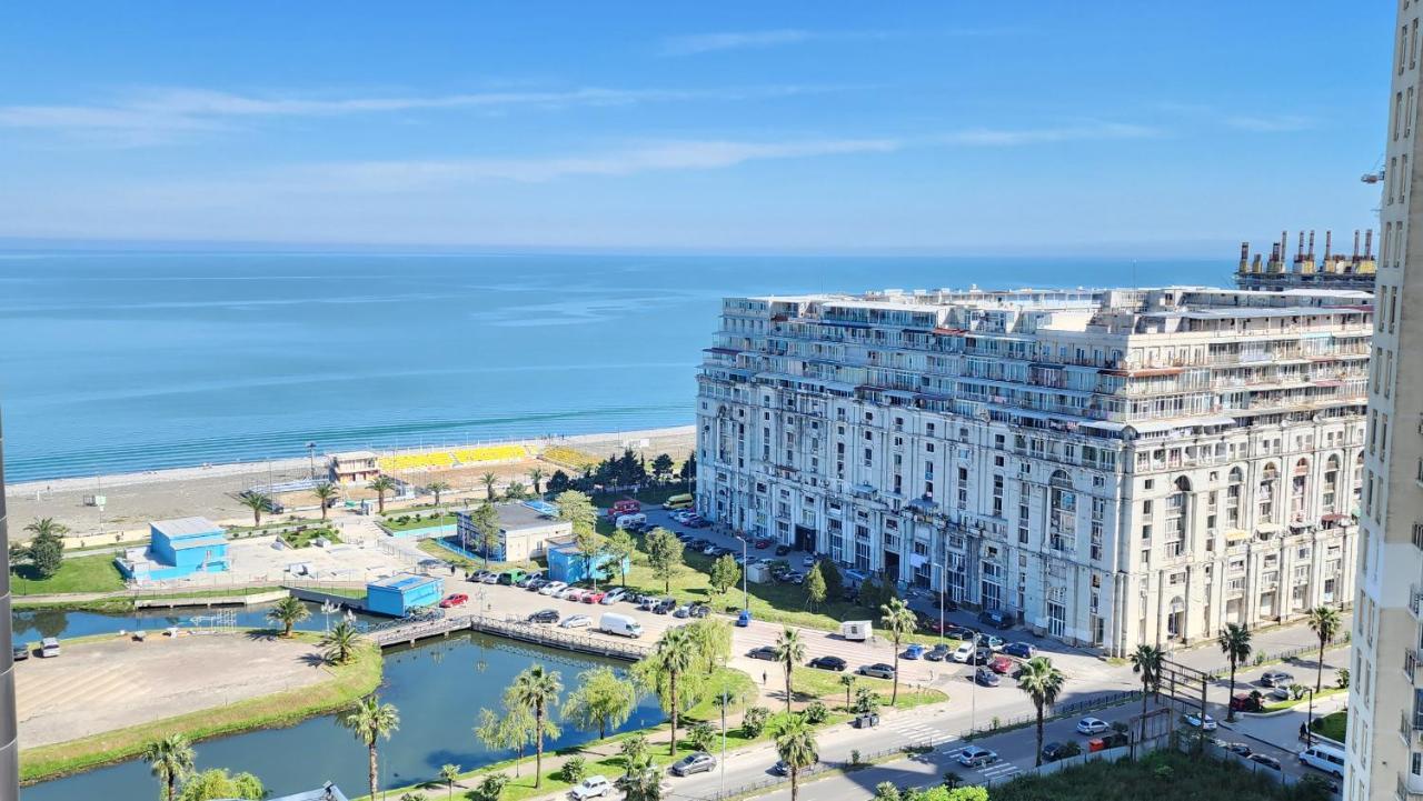 Watching The Sea Apartment Batumi Zewnętrze zdjęcie